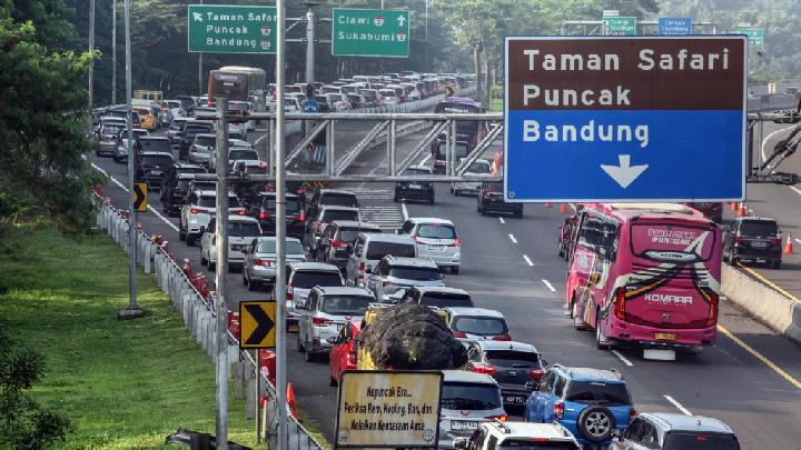 Libur Panjang Volume Kendaraan di Tol Trans Jawa Capai Puncak