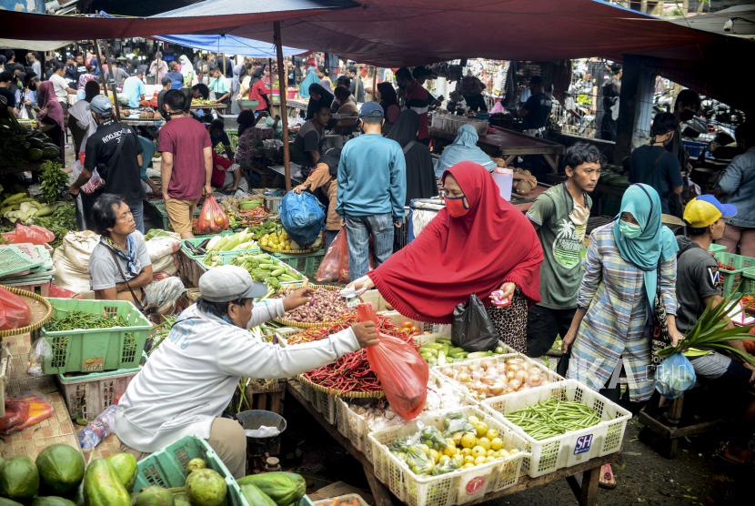 Jumat Ramai! Pasar Tradisional Padat Menjelang Hari Raya Idul Adha